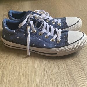 Ladies, polkadot, denim converse